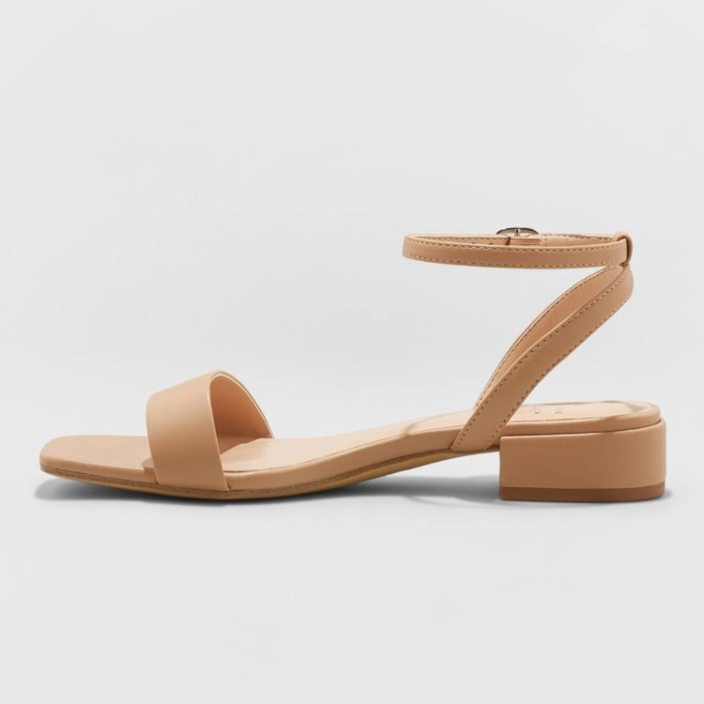 NWT nude heel sandals